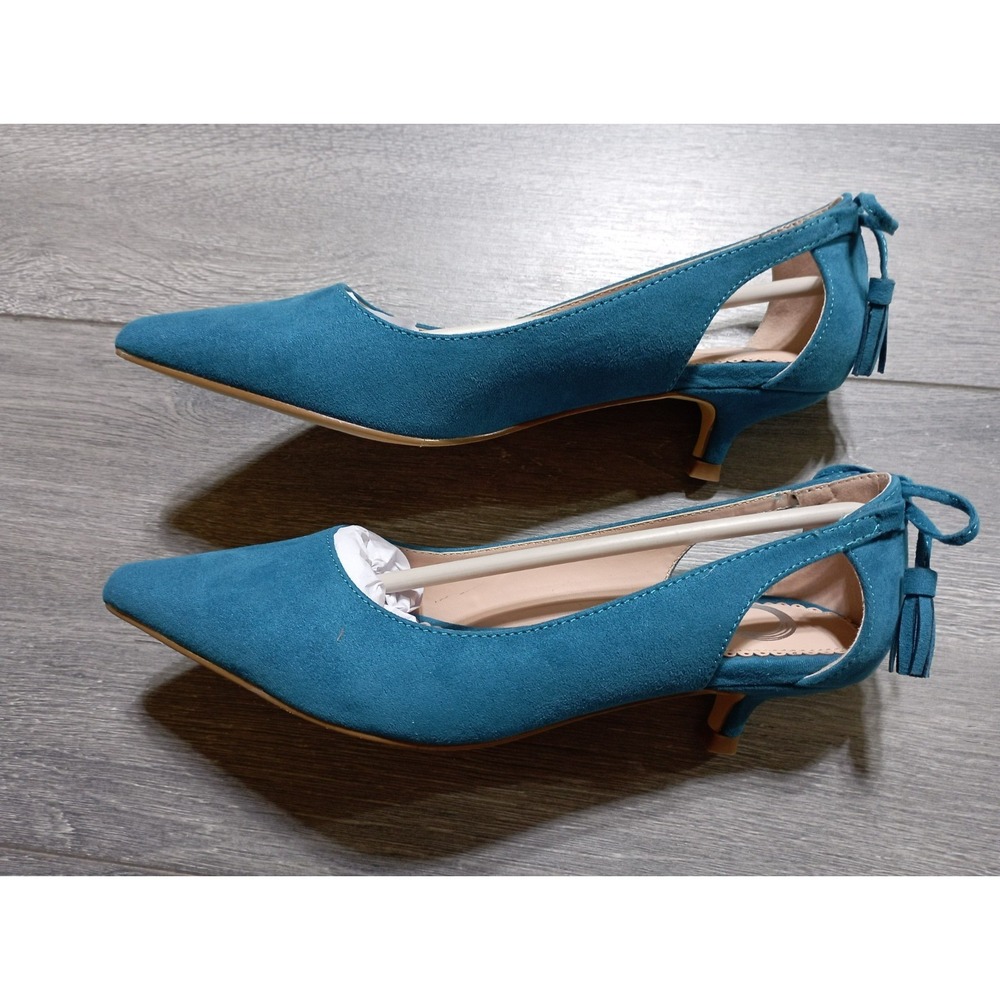 Journee Collection Bindi Pump Kitten Faux Suede Womens Size 5.5 Teal